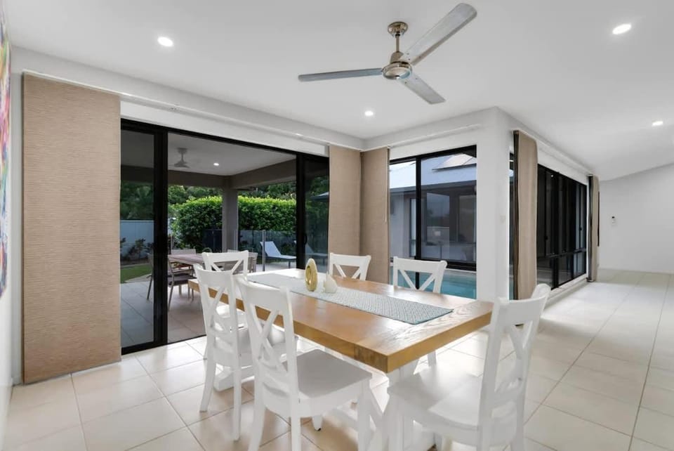 Trinity Beach Oasis - Poolside Retreat and Serenity House in Cairns