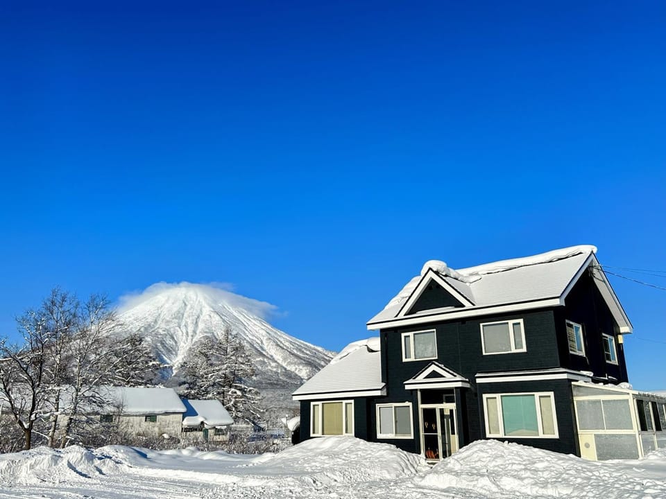 Property building, Day, Natural landscape, Winter, Mountain view