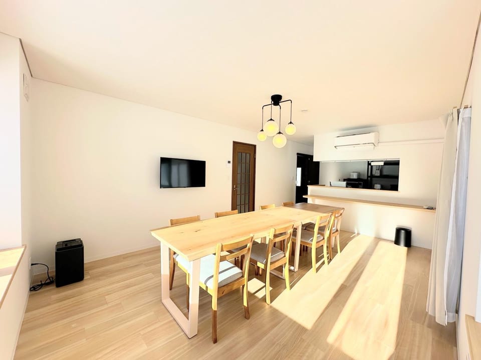 TV and multimedia, Dining area
