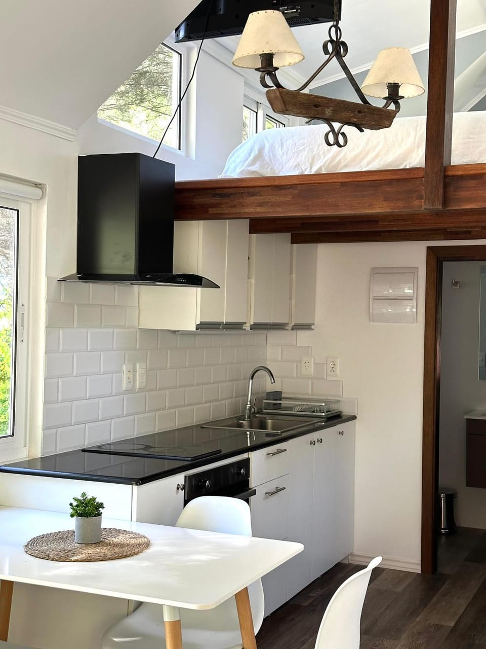 Kitchen or kitchenette