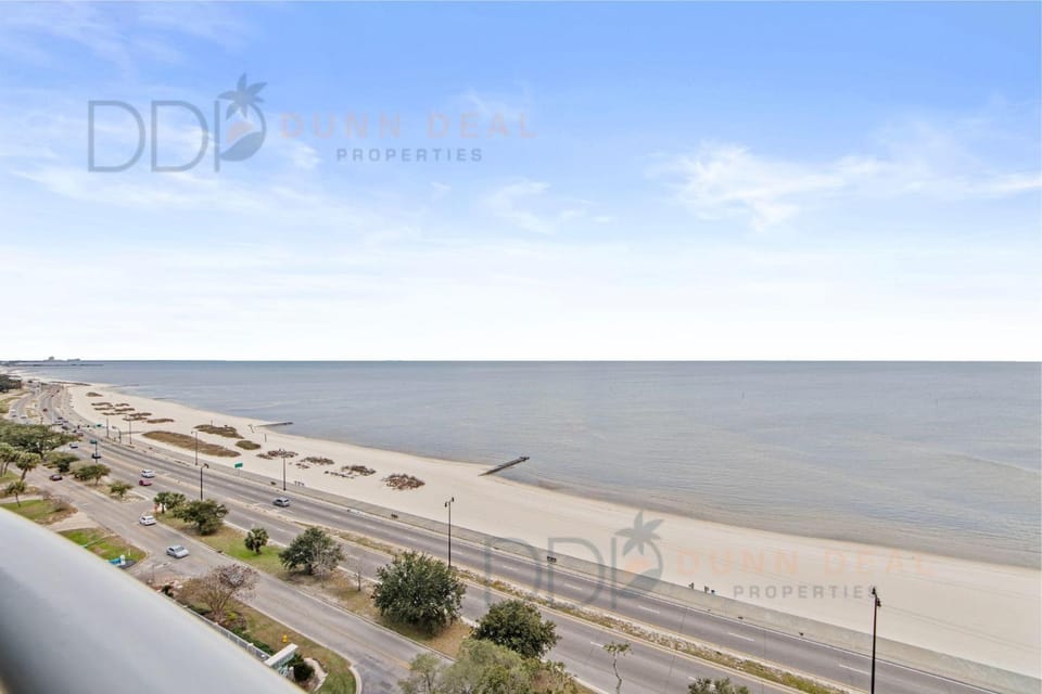 Legacy Tower II 1202 Deluxe House in Gulfport