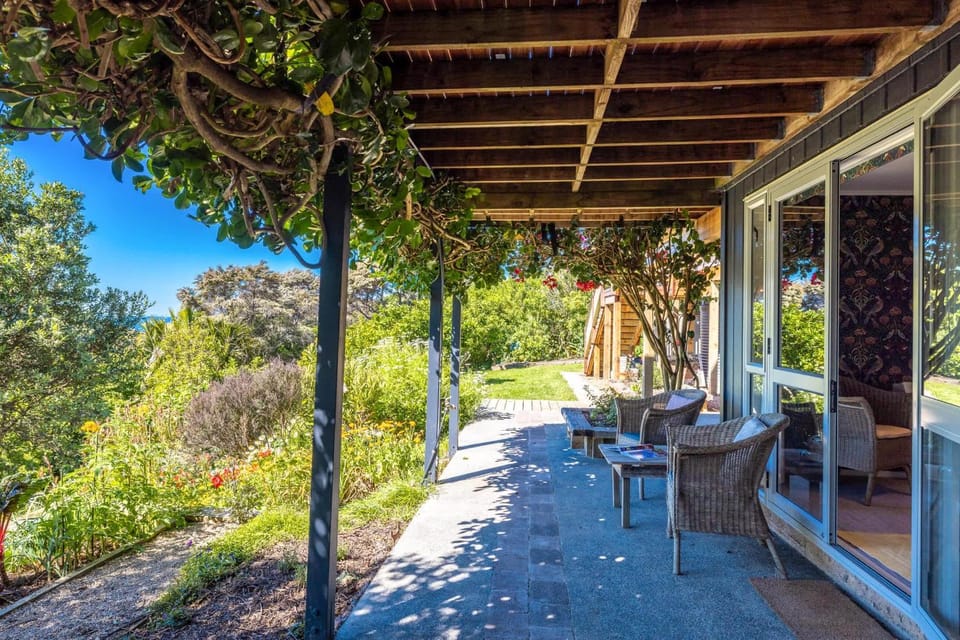 An Escape for the Senses House in Auckland Region