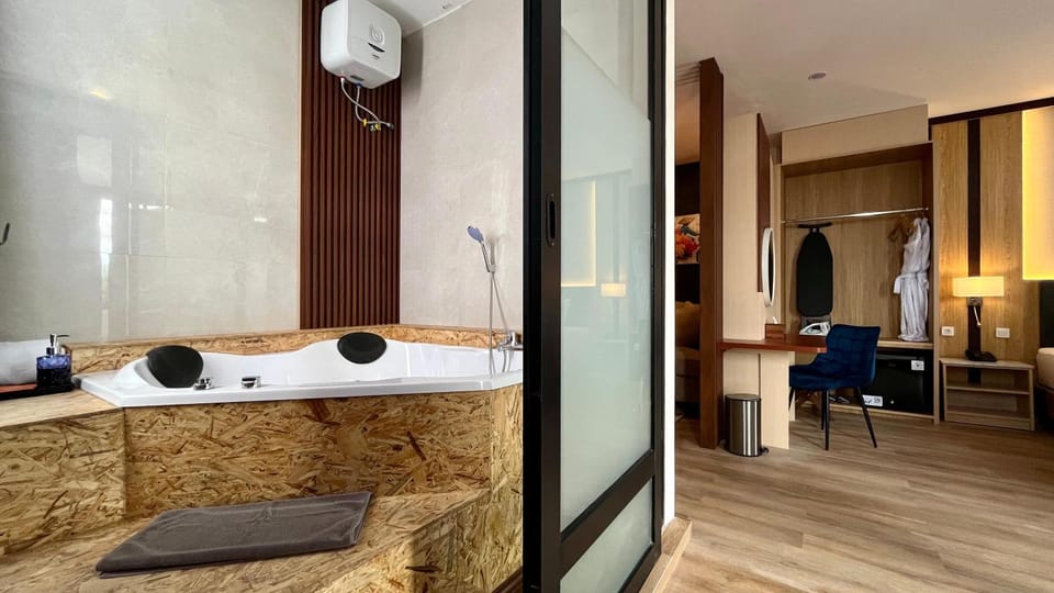 Living room, Seating area, Public Bath, Bath