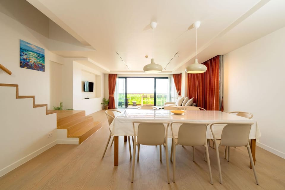 TV and multimedia, Living room, Dining area
