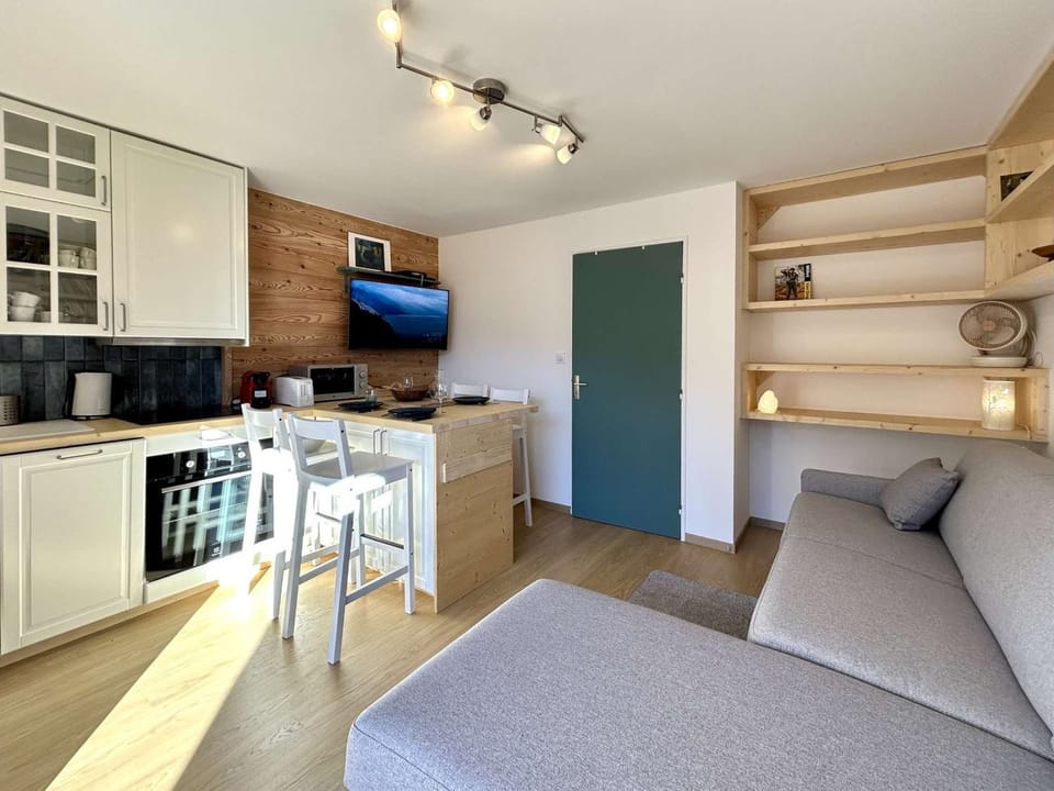 Studio rénové pour 4 pers avec balcon et parking à Briançon - FR-1-330C-149 Apartment in Briançon