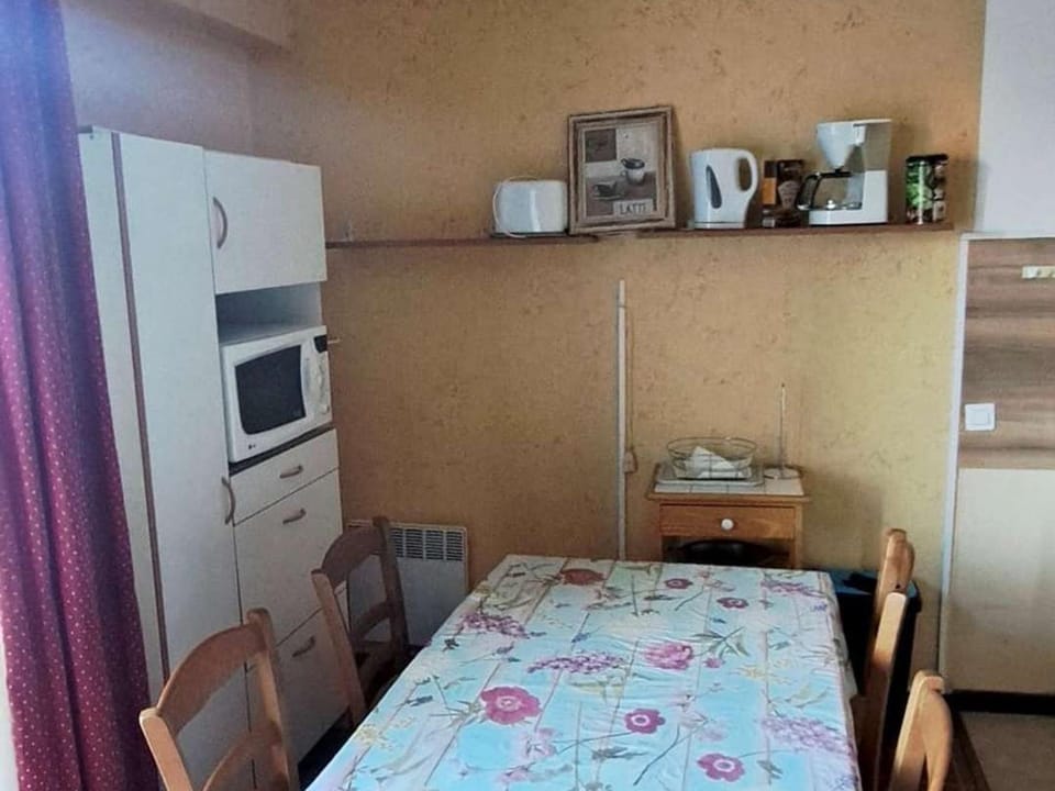 Studio aux Thermes avec Parking et WIFI - FR-1-703-199 Apartment in Alt Empordà