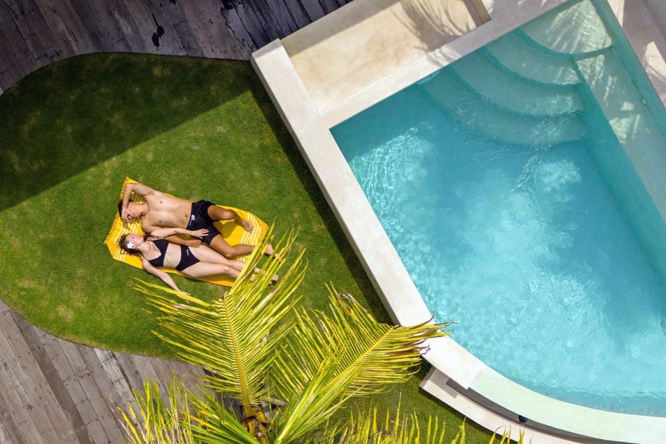 Pool view, Swimming pool, group of guests