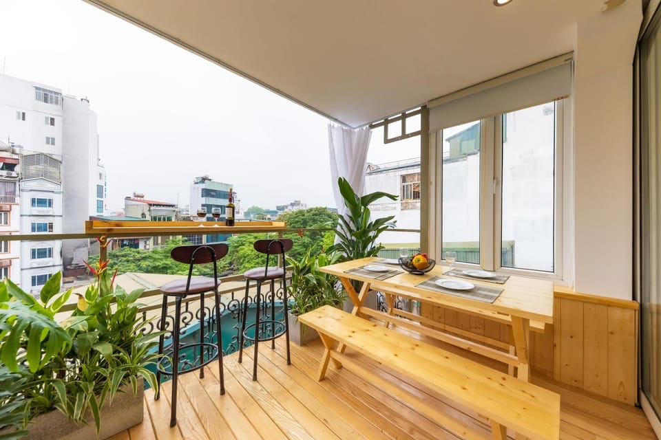 View (from property/room), Balcony/Terrace, Balcony/Terrace, Seating area, Dining area