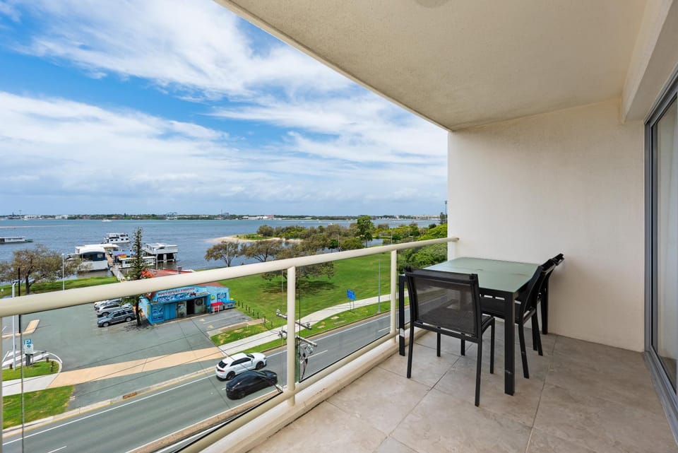 Day, Neighbourhood, Natural landscape, View (from property/room), Balcony/Terrace, Sea view