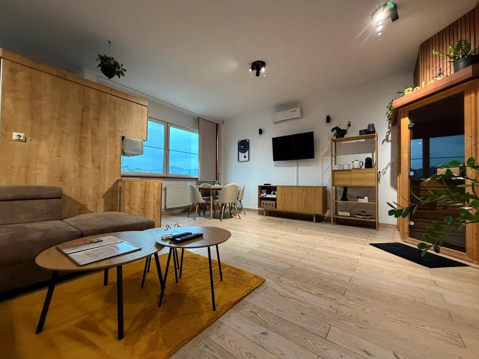 Communal lounge/ TV room, TV and multimedia, Living room