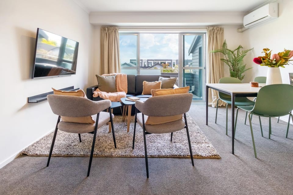 TV and multimedia, Balcony/Terrace, Living room, Dining area, air conditioner