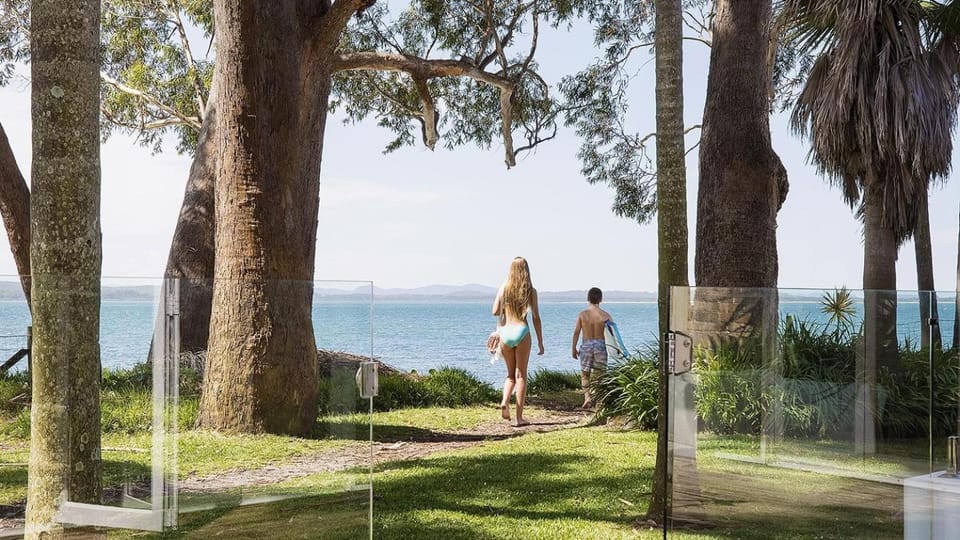 Spring, Day, People, Natural landscape, Garden, Beach, Guests, Garden view, Sea view, group of guests