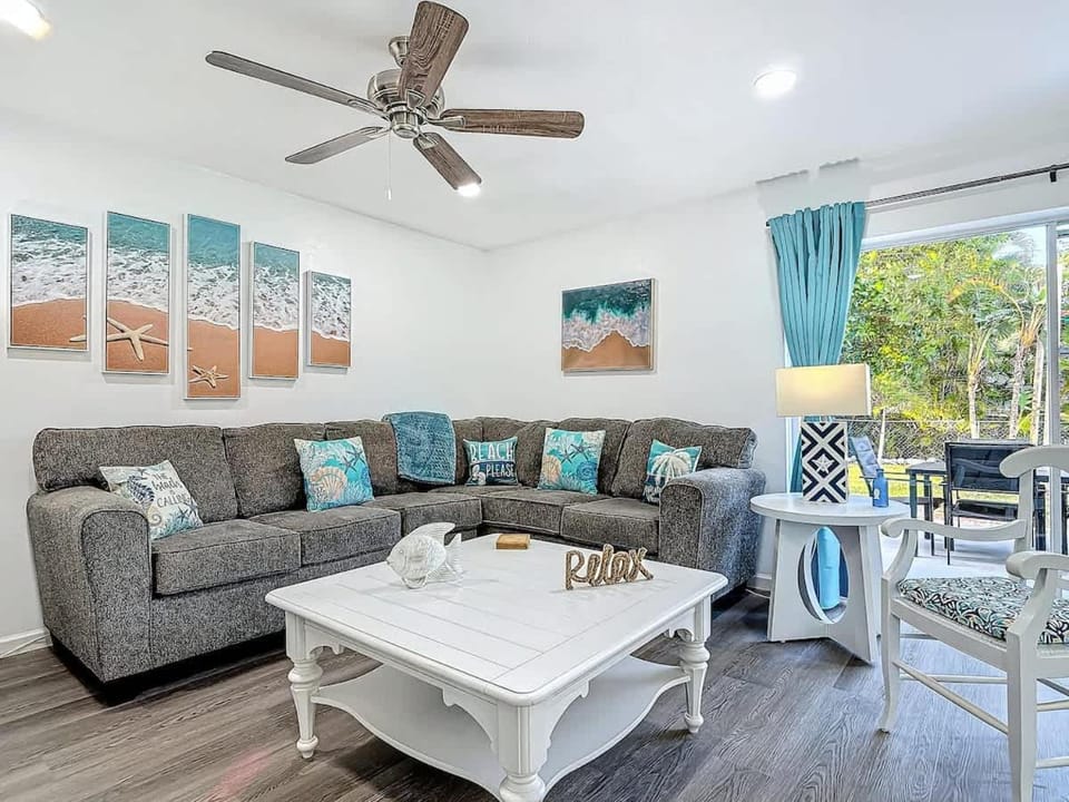 Bring Your Boat! Updated Home Close to 3 Beaches House in Iona