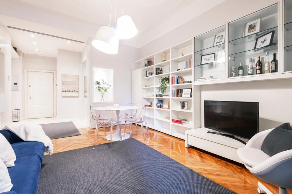 Easylife - Milan - Disciplini 17 - Historic Center Apartment in Milan