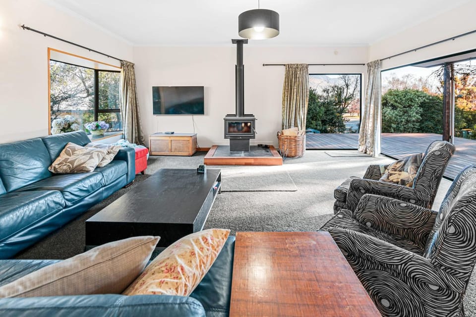 Relax on Rob Roy House in Wanaka