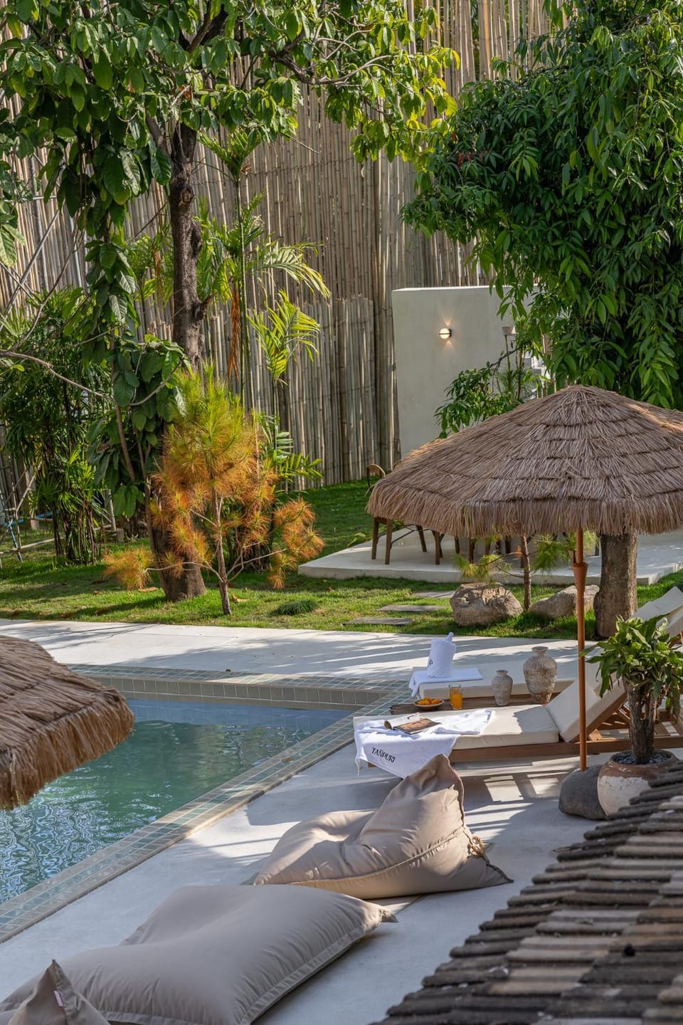 Garden, Garden view, Pool view, Swimming pool, sunbed