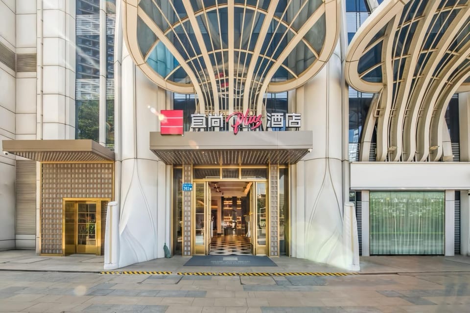 Property building, Facade/entrance, Day