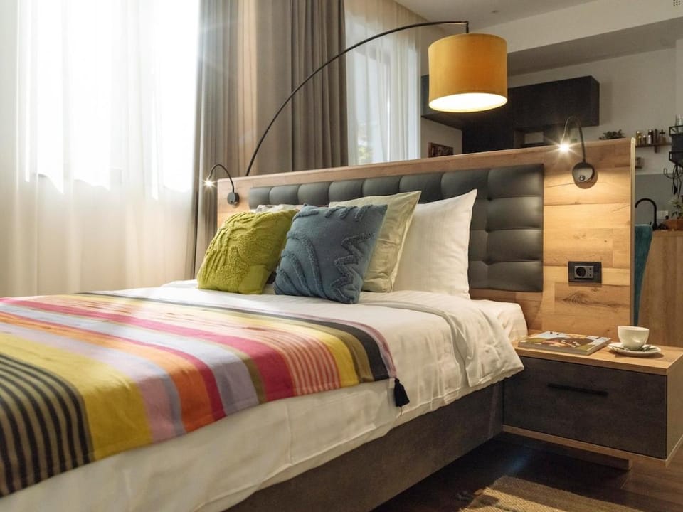 Central 20 Apartment - New Building & Parking Apartment in Bucharest