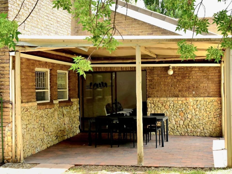 Patio, Facade/entrance