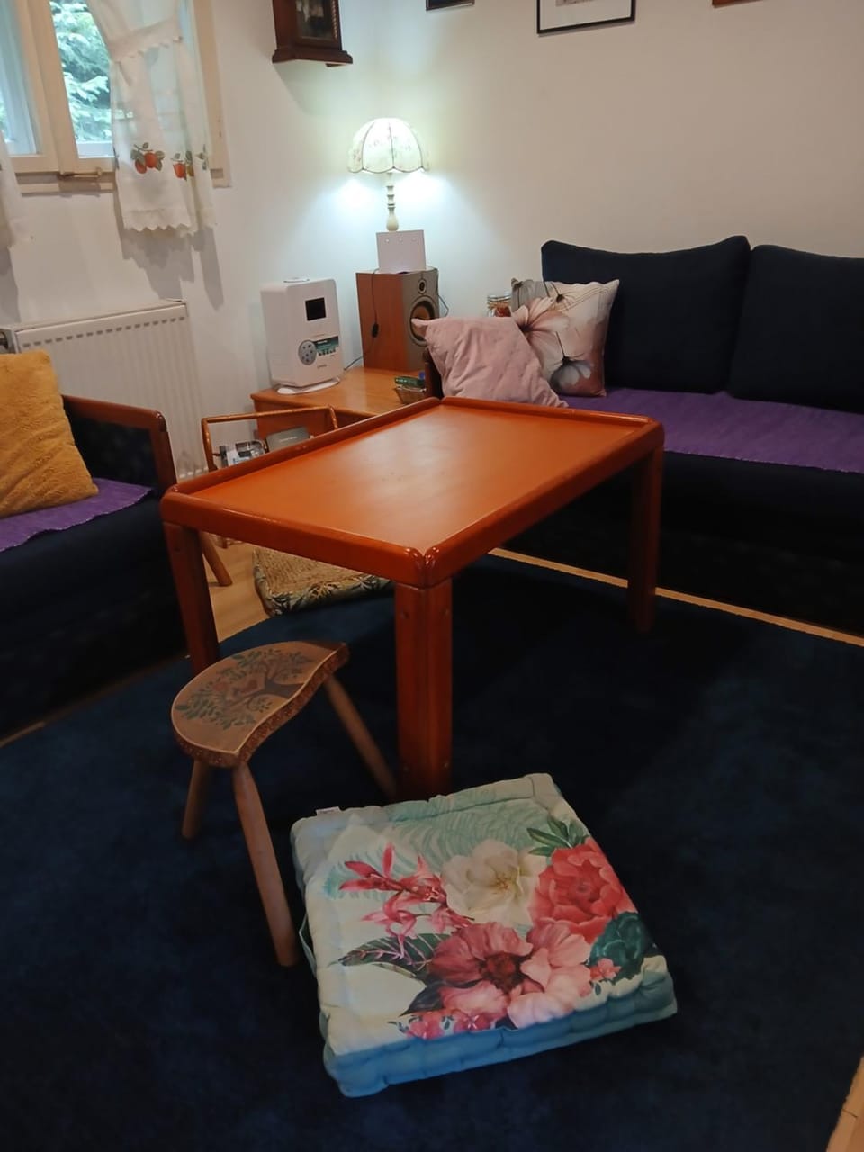 Living room, Seating area