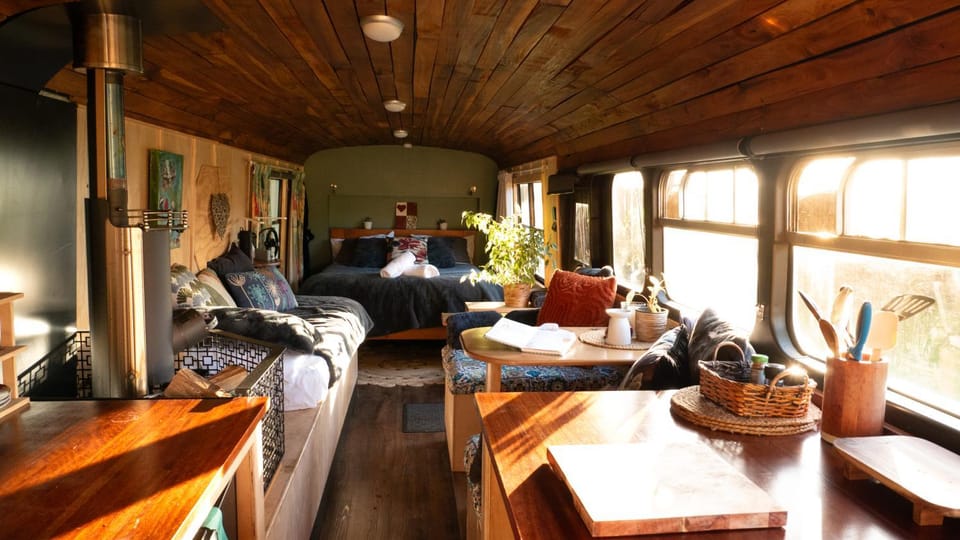 Fiery Peak Glampsite with wood-fired hot tub, stargazing, and plunge pool House in Canterbury