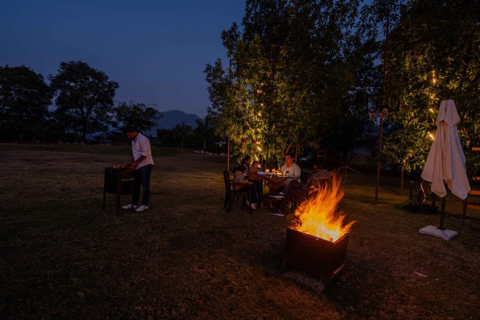 Night, People, Natural landscape, Garden, Garden view, group of guests, flat iron