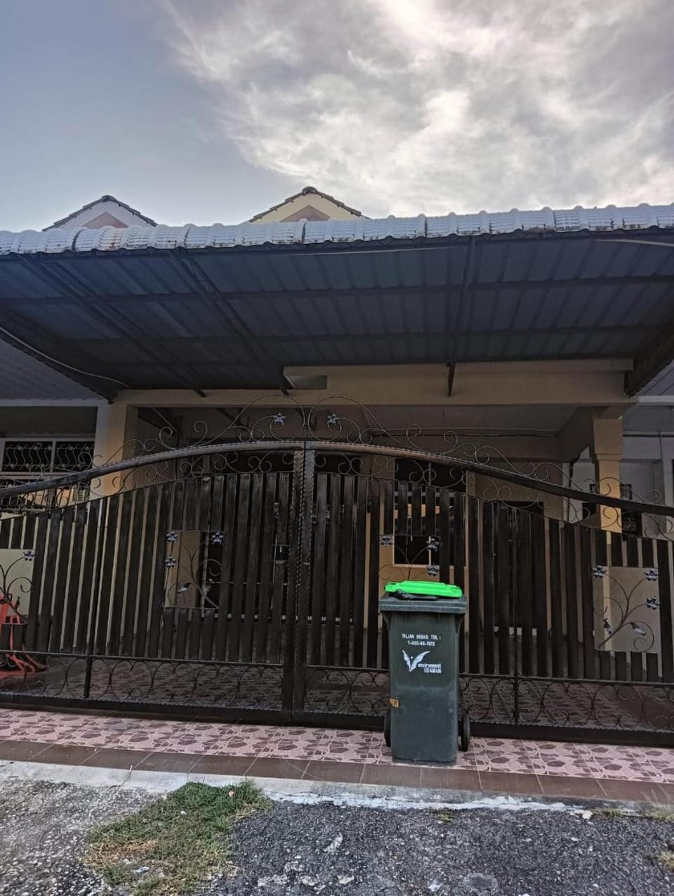 Property building, Day