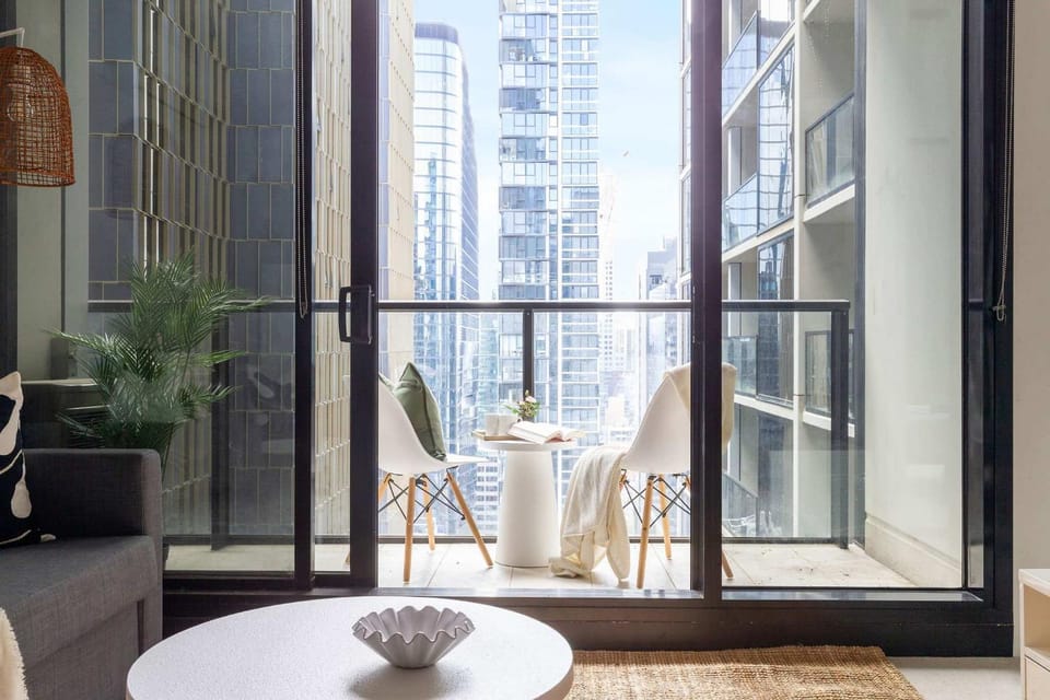 Serene 2BR Apartment in the Heart of Melbourne Apartment in Melbourne