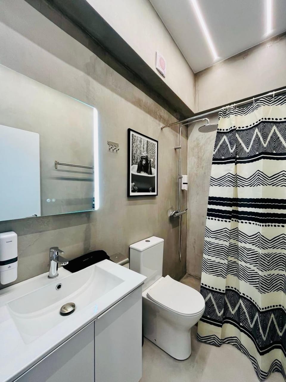 White Marble Rooms Apartment in Athens