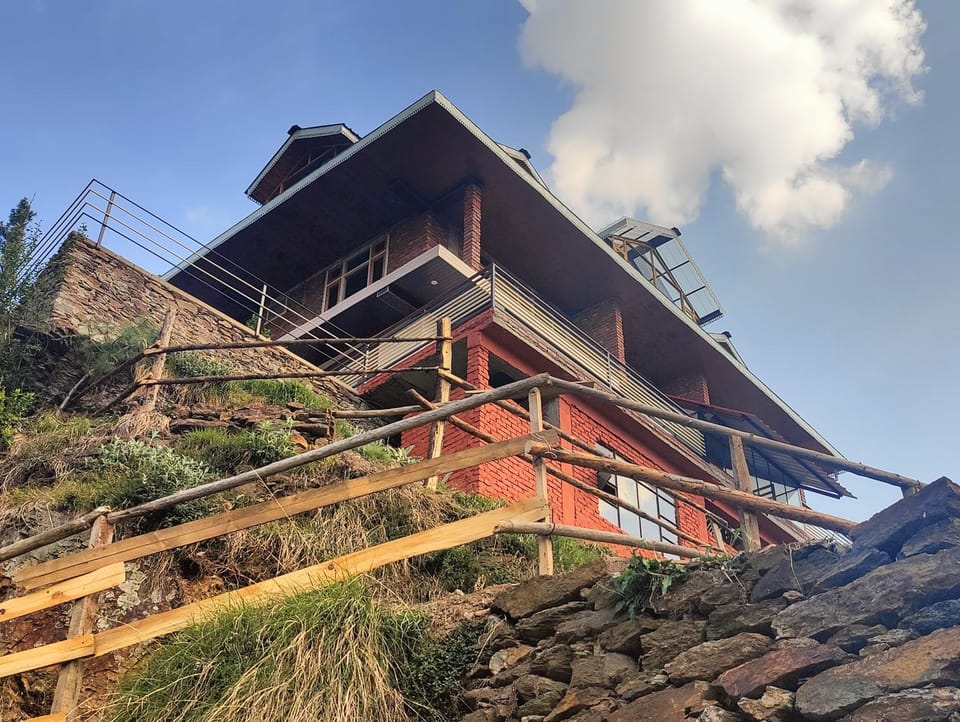Ekaant Orchard Retreat , A Serene Homestay Vacation rental in Himachal Pradesh