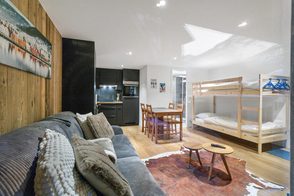 Bed, Kitchen or kitchenette, Living room, Photo of the whole room, Dining area, Bedroom, bunk bed