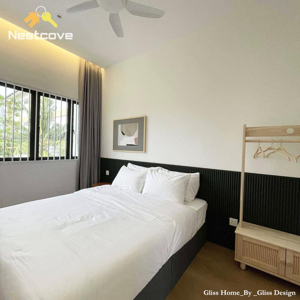 Bed, Photo of the whole room, Bedroom, fireplace
