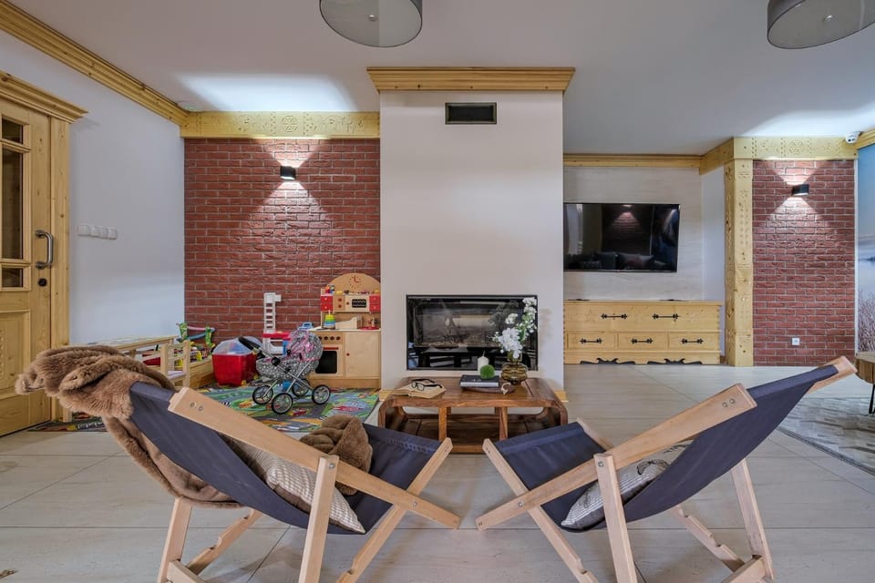 Communal lounge/ TV room, Seating area, Evening entertainment