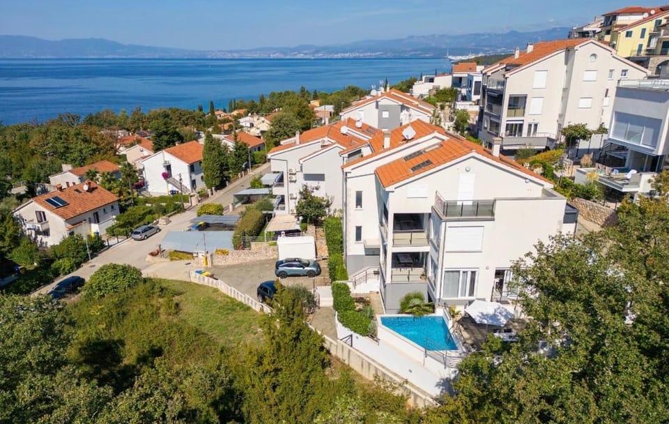 Property building, Neighbourhood, Street view, Swimming pool, Location