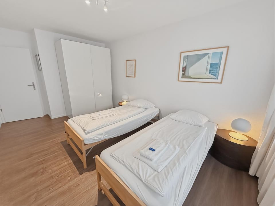 Bedroom, wardrobe