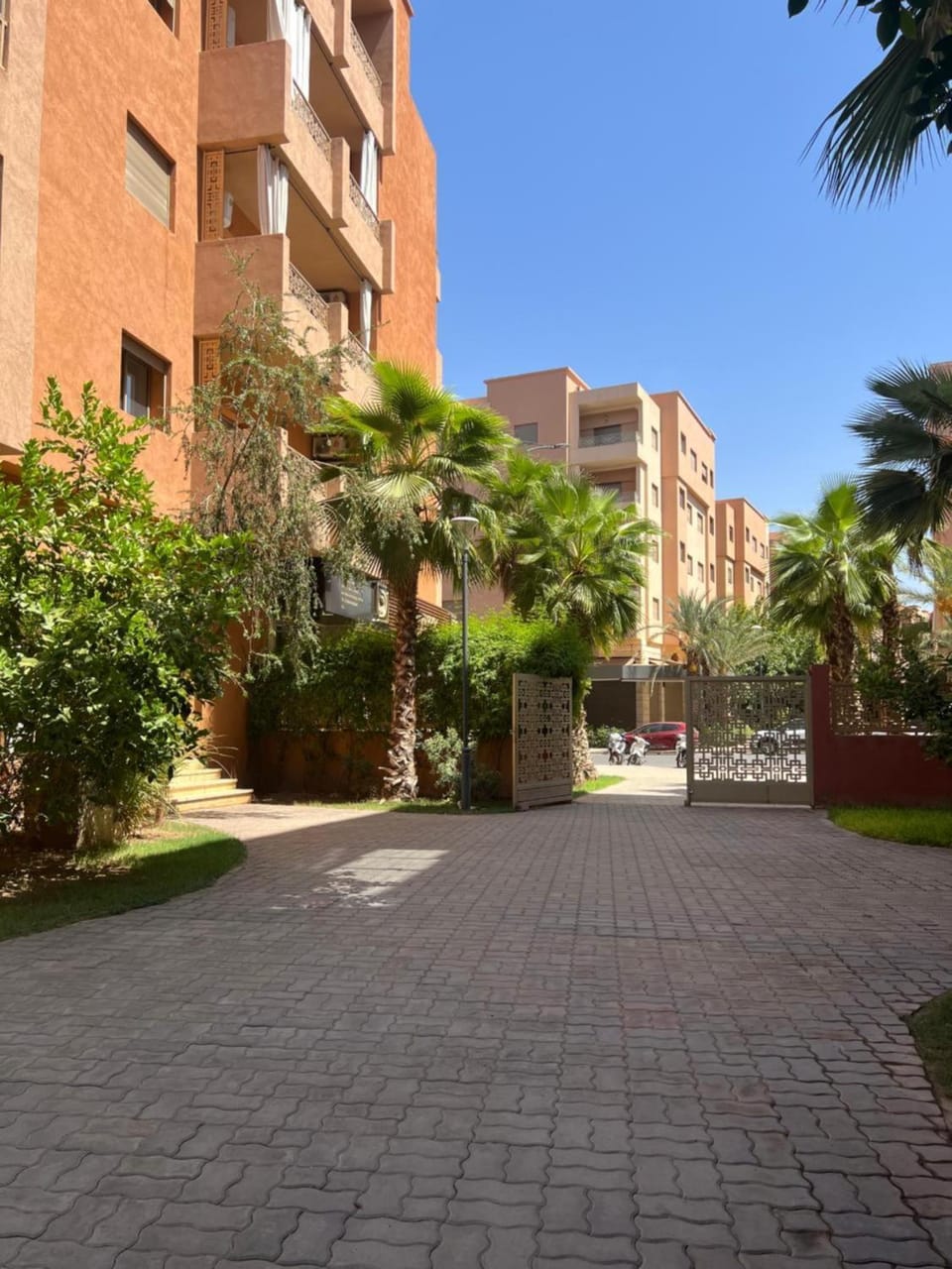 Garden, Street view