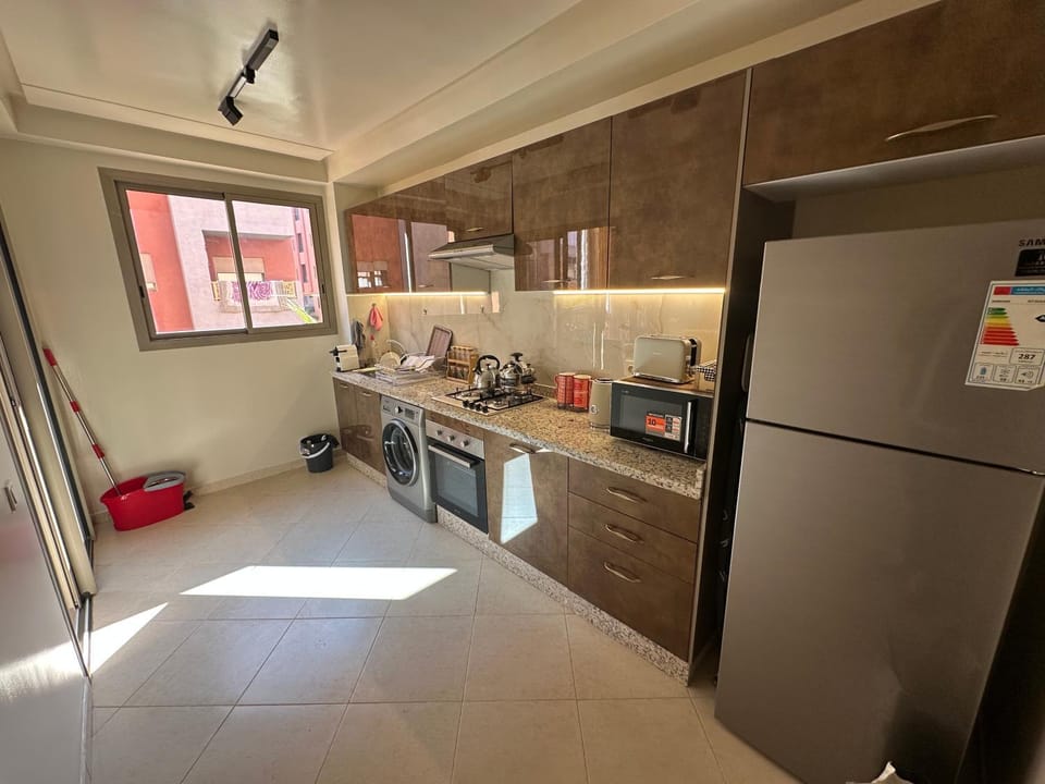 Kitchen or kitchenette, oven, stove