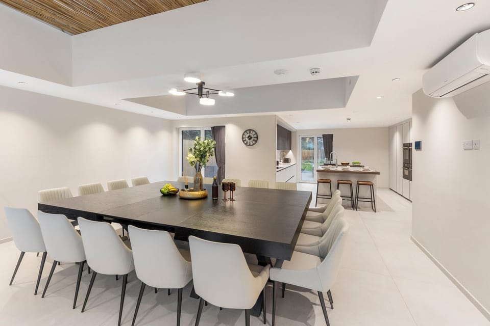 Living room, Seating area, Dining area, kitchen, kitchen, air conditioner
