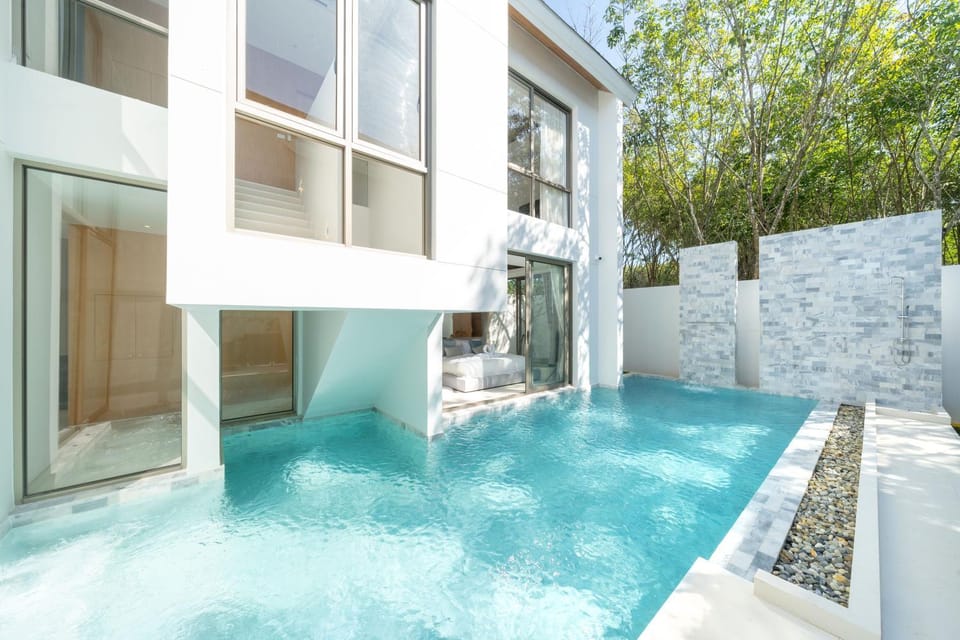 Property building, Day, Swimming pool, Swimming pool
