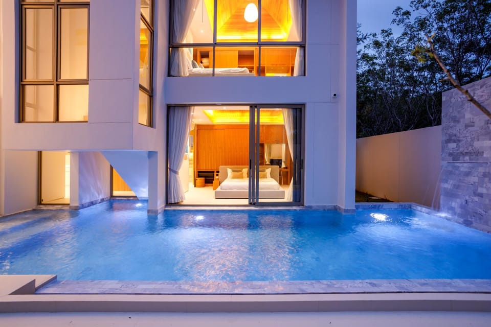 Property building, Swimming pool