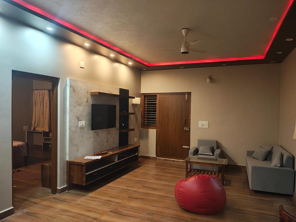 Communal lounge/ TV room, TV and multimedia, Living room, Seating area