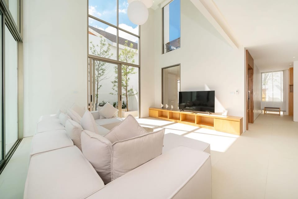 TV and multimedia, Living room, Photo of the whole room, Seating area