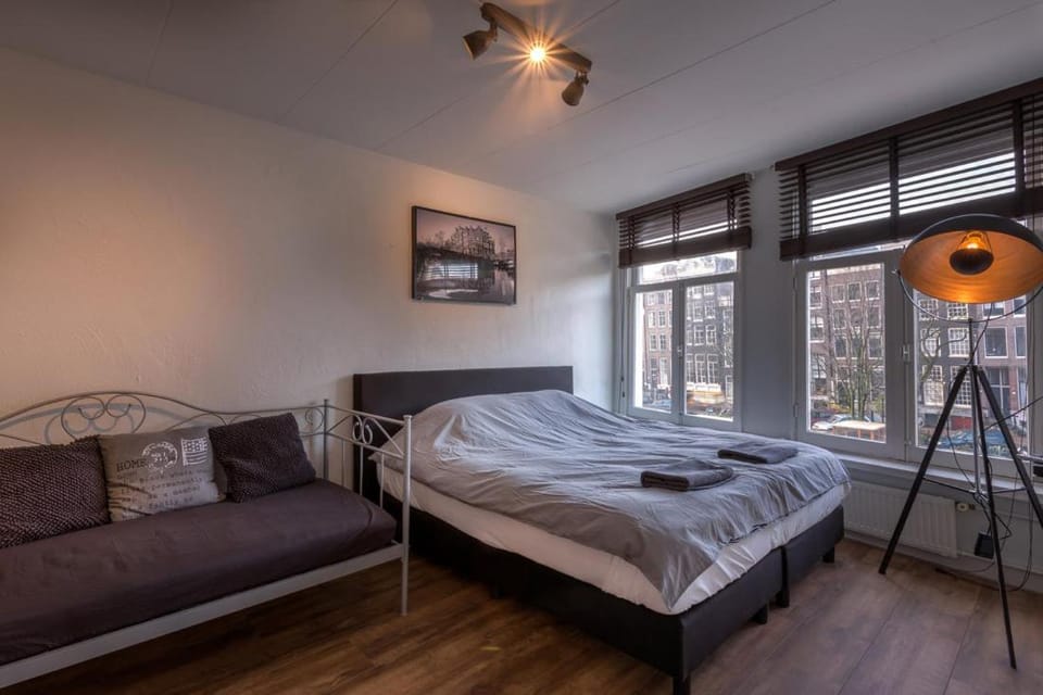 Canalview Amsterdam Hotel in Amsterdam