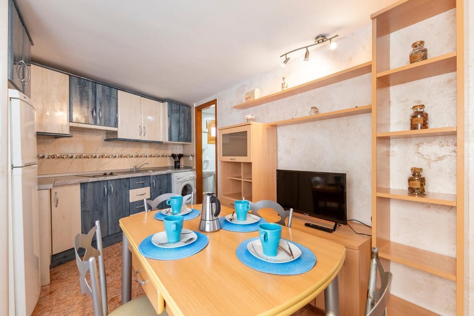 Property building, Kitchen or kitchenette, Living room