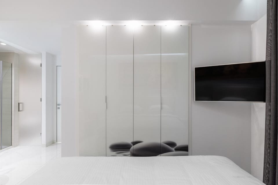 TV and multimedia, Bedroom, wardrobe