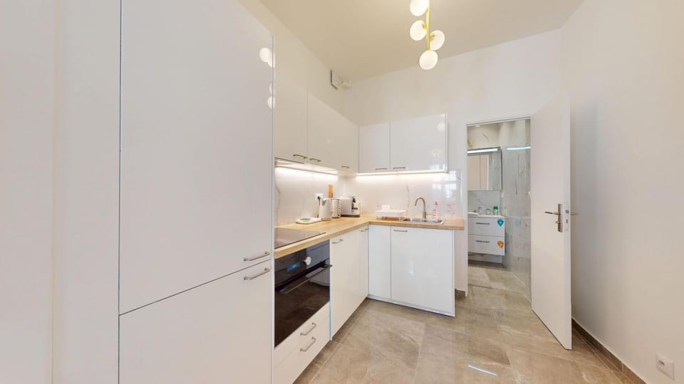 Kitchen or kitchenette, oven, stove