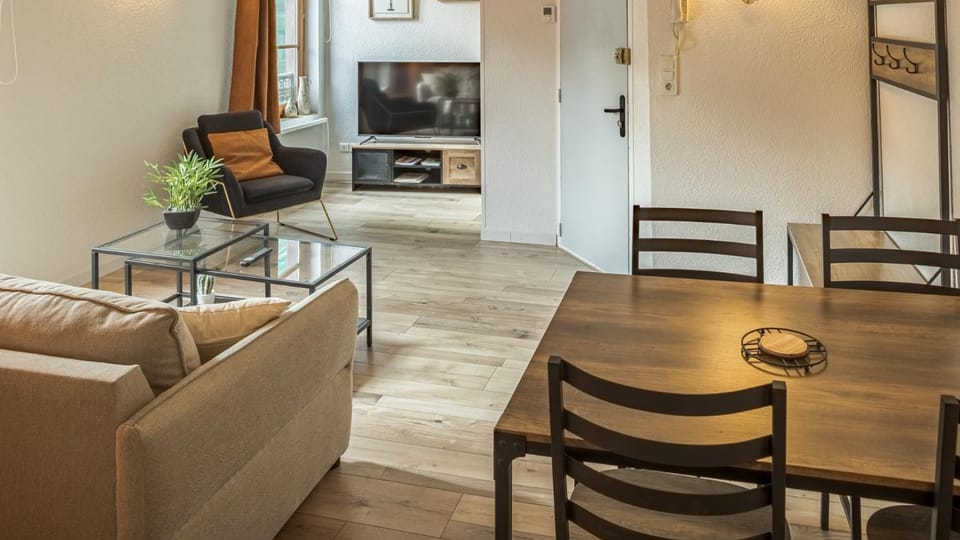 Living room, Dining area