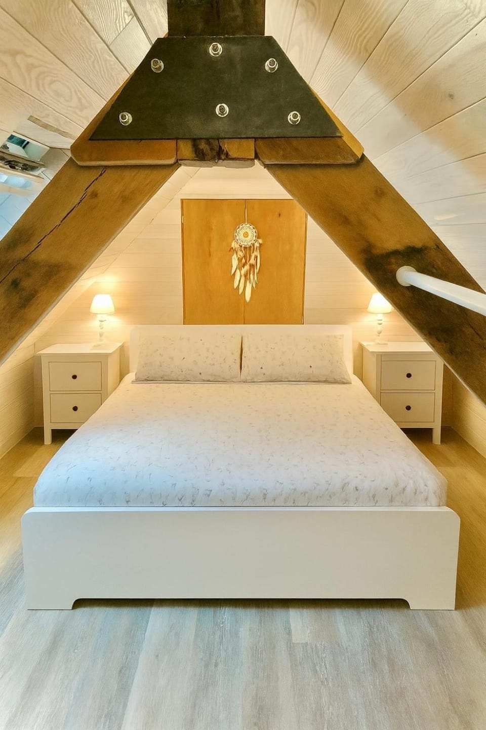 Bed, Bedroom, air conditioner, air conditioner