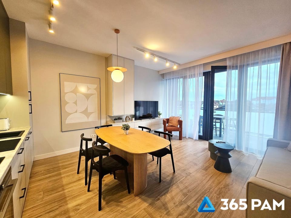 TV and multimedia, Dining area