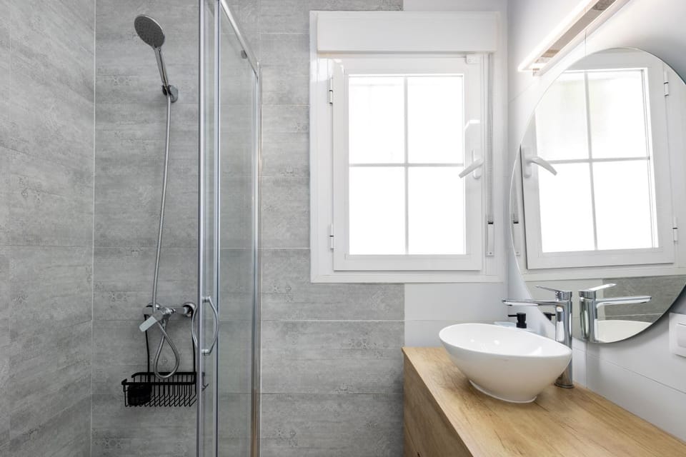 Bathroom, Living room